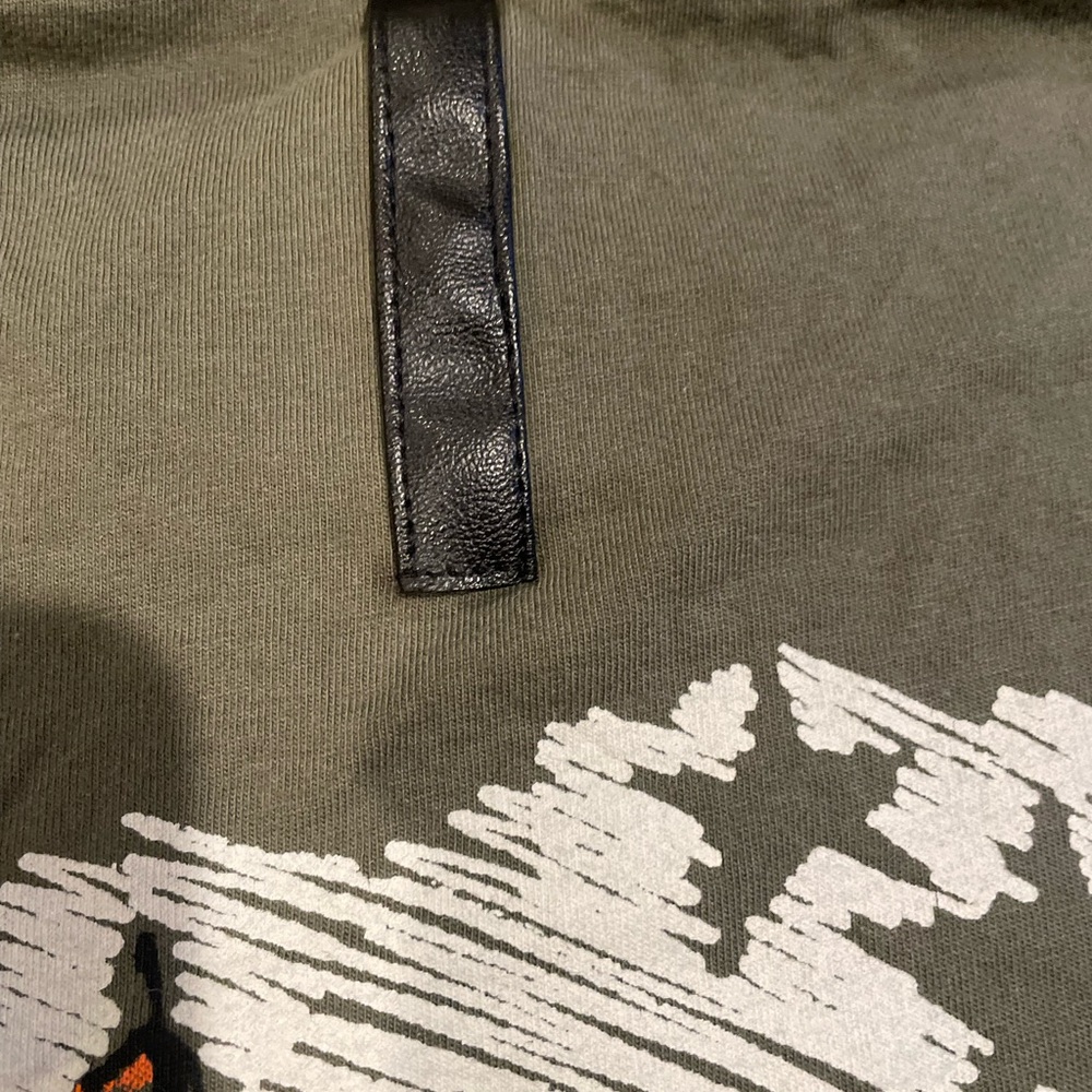 Cecany Suburbia Olive Green Men's T-Shirt Size Large - Picture 5 of 7